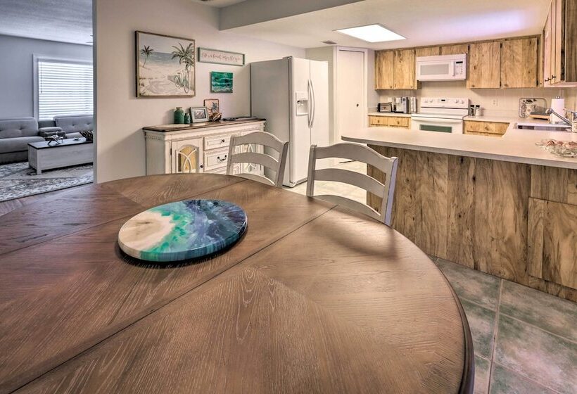 Outdoor Retreat In Edgewater W/ Private Pool