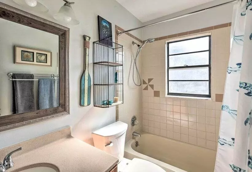 Outdoor Retreat In Edgewater W/ Private Pool