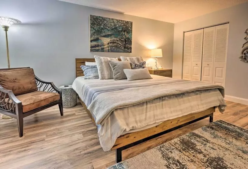 Outdoor Retreat In Edgewater W/ Private Pool