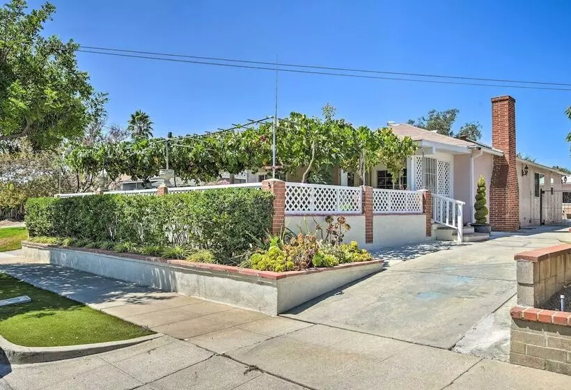 Romantic Pasadena Home W/ Covered Porch!