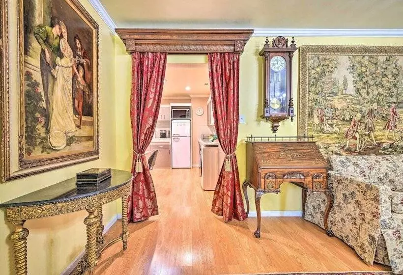 Romantic Pasadena Home W/ Covered Porch!