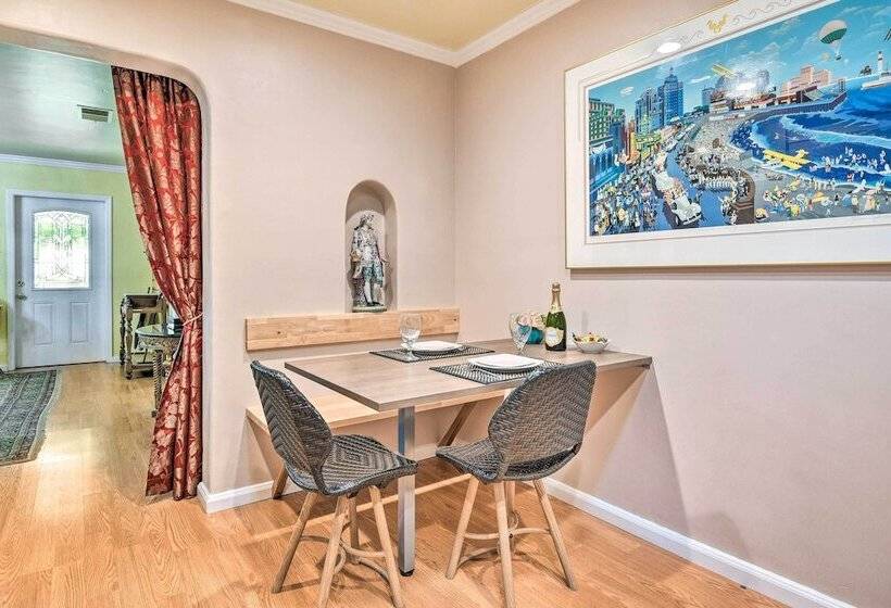 Romantic Pasadena Home W/ Covered Porch!