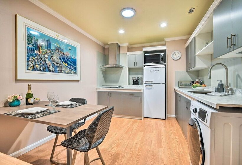 Romantic Pasadena Home W/ Covered Porch!