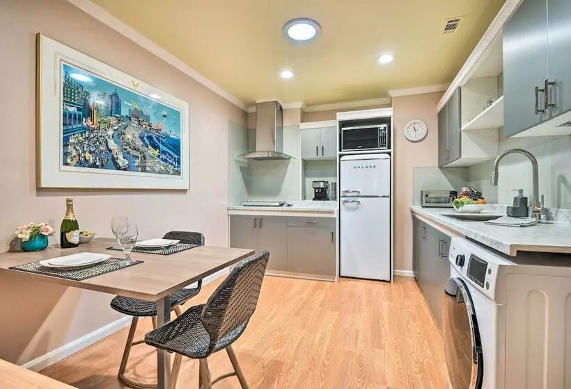 Romantic Pasadena Home W/ Covered Porch!