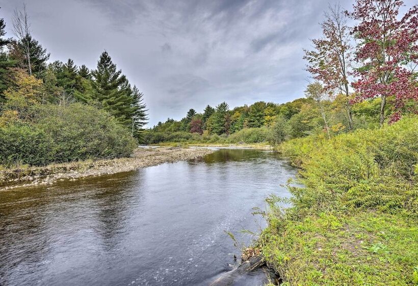 Peaceful Home W/ 11 Acres, Creek & Fire Pit!