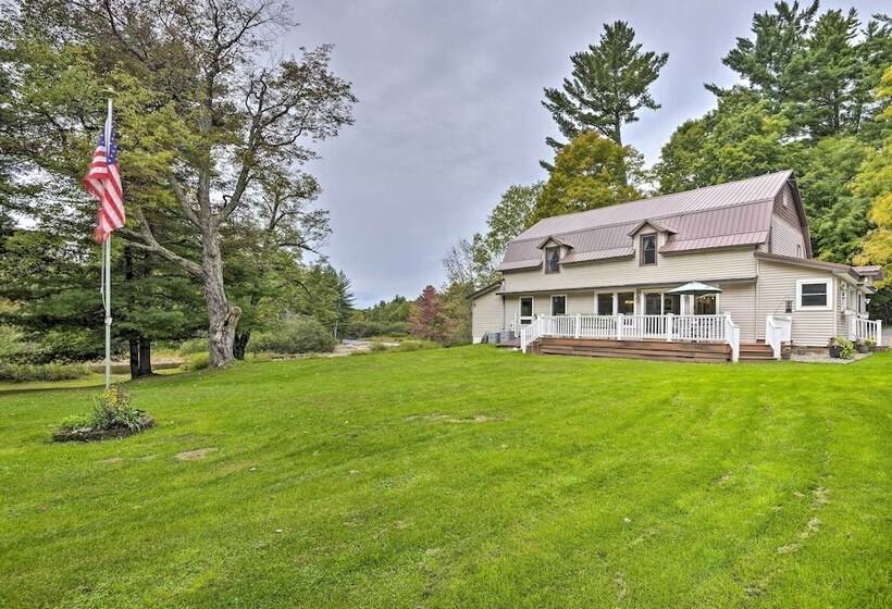 Peaceful Home W/ 11 Acres, Creek & Fire Pit!