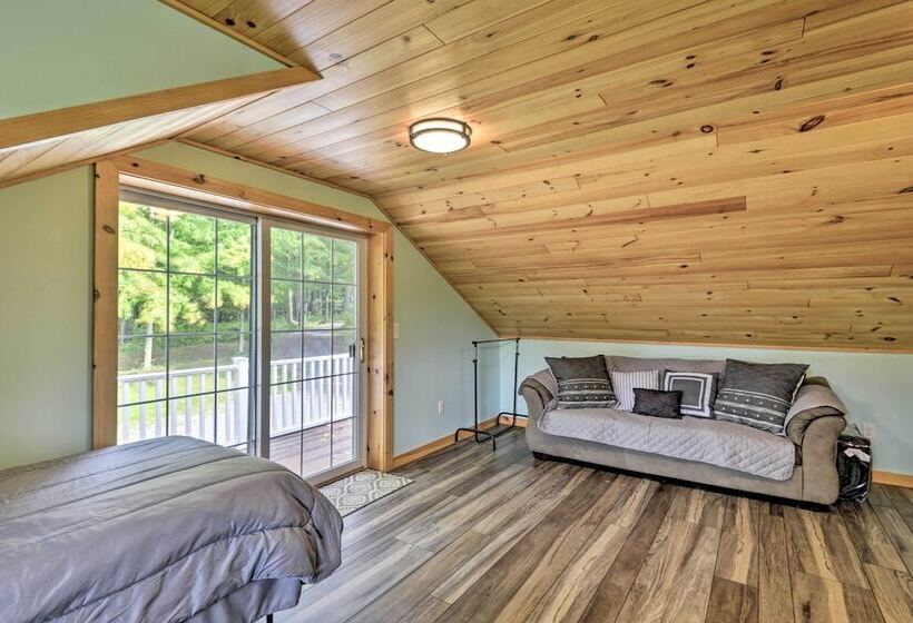 Peaceful Home W/ 11 Acres, Creek & Fire Pit!