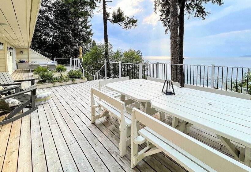 Peaceful Lakeside Retreat W/ Deck & Amazing Views!