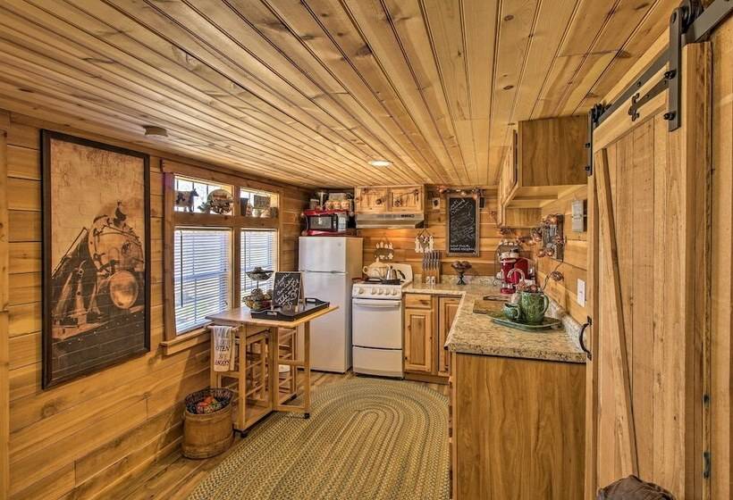 Peaceful Pet Friendly Franklin Cottage On 15 Acres