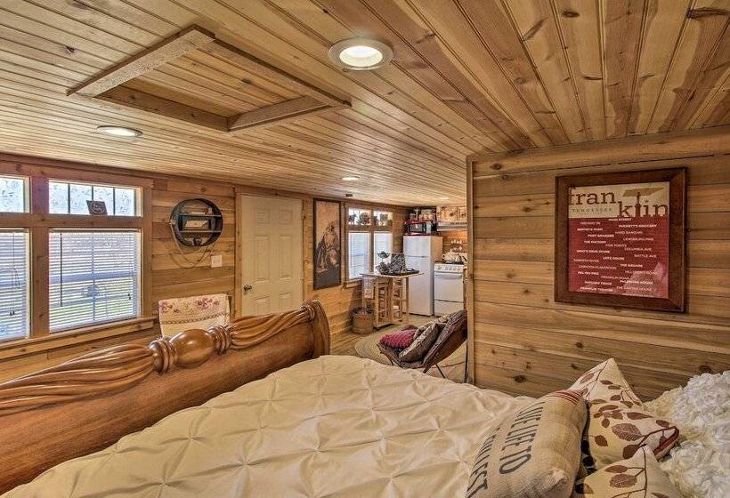 Peaceful Pet Friendly Franklin Cottage On 15 Acres