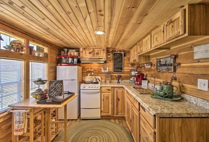 Peaceful Pet Friendly Franklin Cottage On 15 Acres