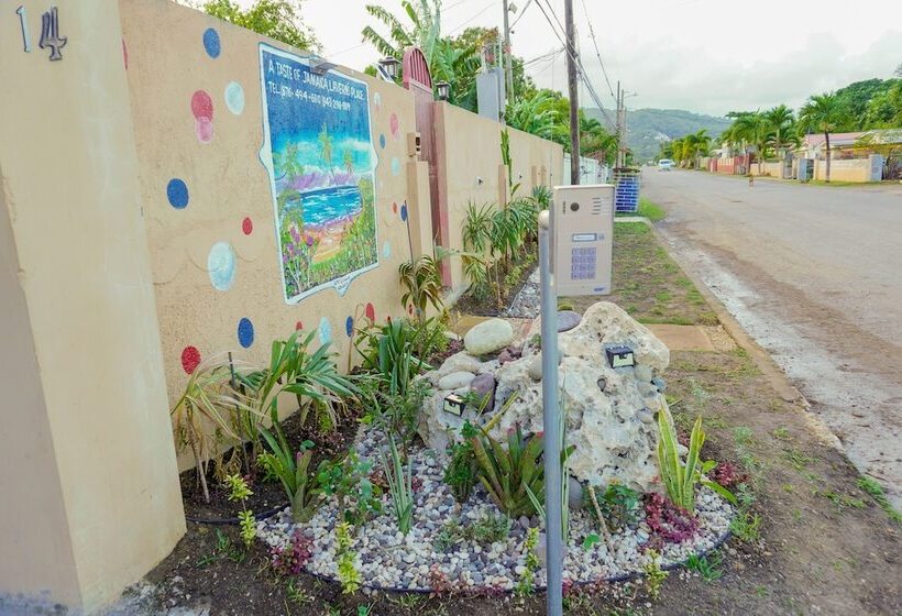 پانسیون A Taste Of Jamaica Lavern Place