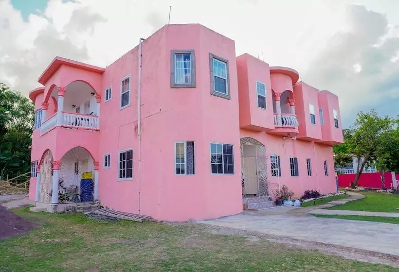 پانسیون A Taste Of Jamaica Lavern Place
