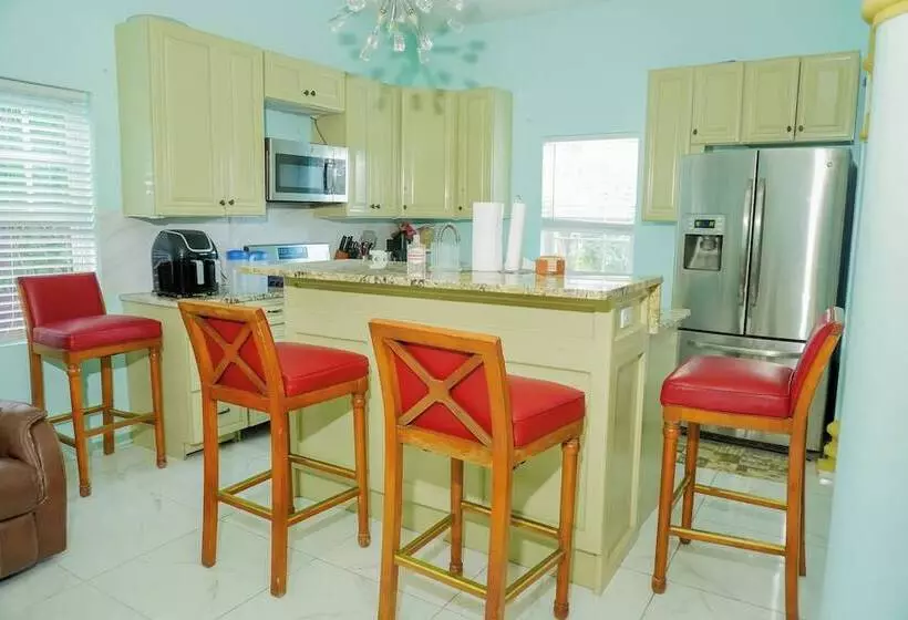 پانسیون A Taste Of Jamaica Lavern Place