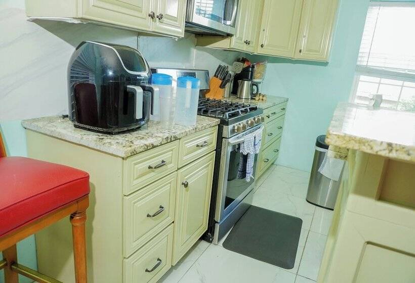 پانسیون A Taste Of Jamaica Lavern Place