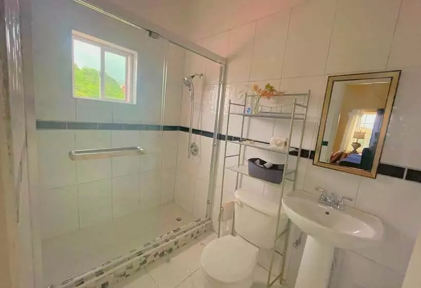 پانسیون A Taste Of Jamaica Lavern Place