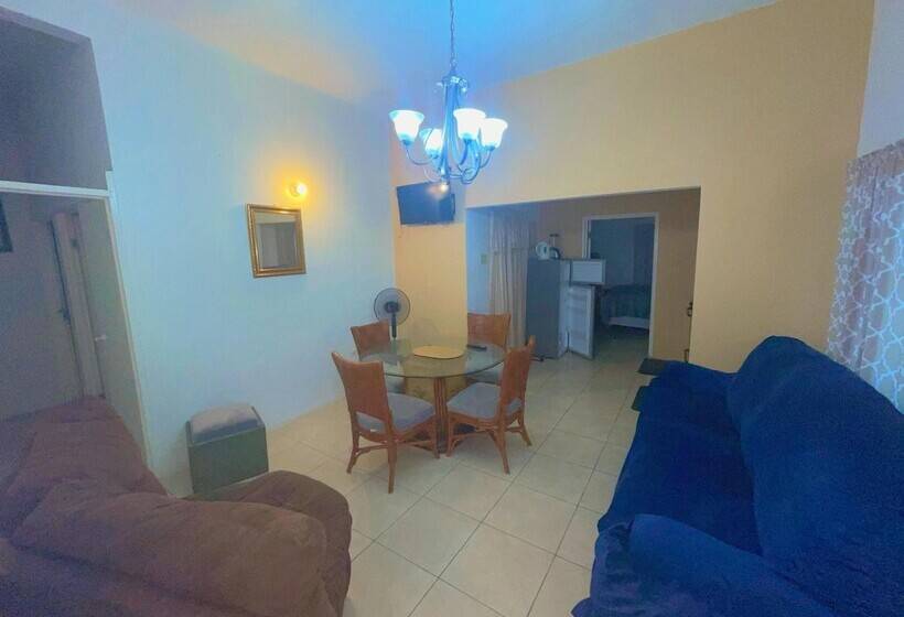 پانسیون A Taste Of Jamaica Lavern Place