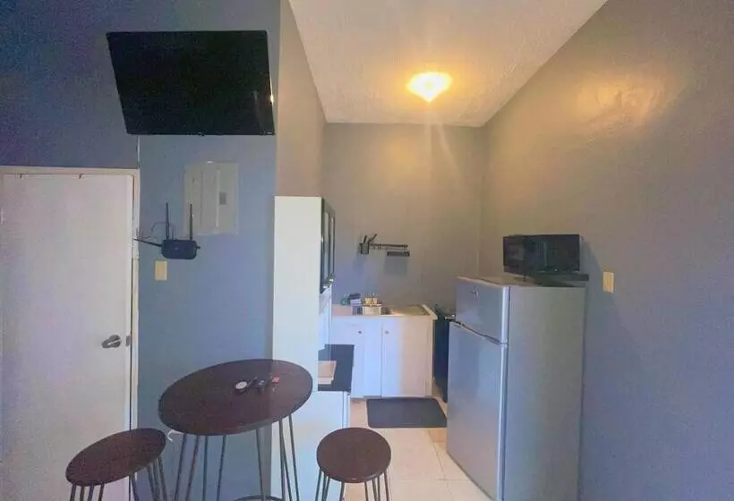 پانسیون A Taste Of Jamaica Lavern Place