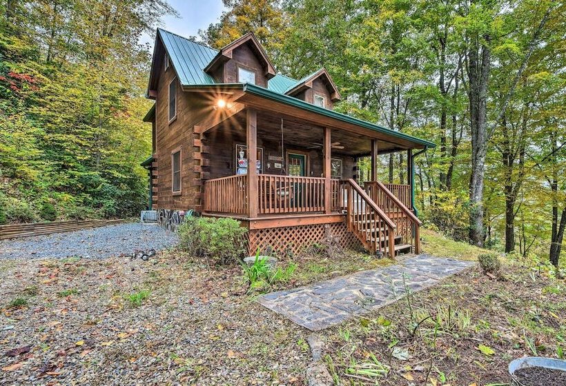 Pet Friendly Bryson City Cabin W/ Fire Pit + Deck!