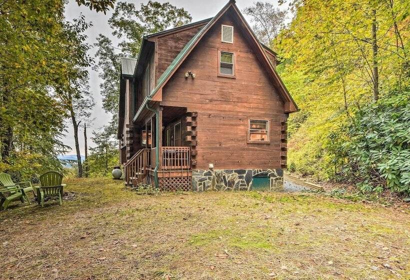 Pet Friendly Bryson City Cabin W/ Fire Pit + Deck!
