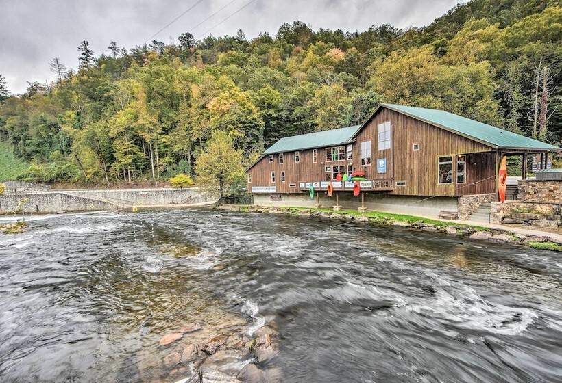 Pet Friendly Bryson City Cabin W/ Fire Pit + Deck!