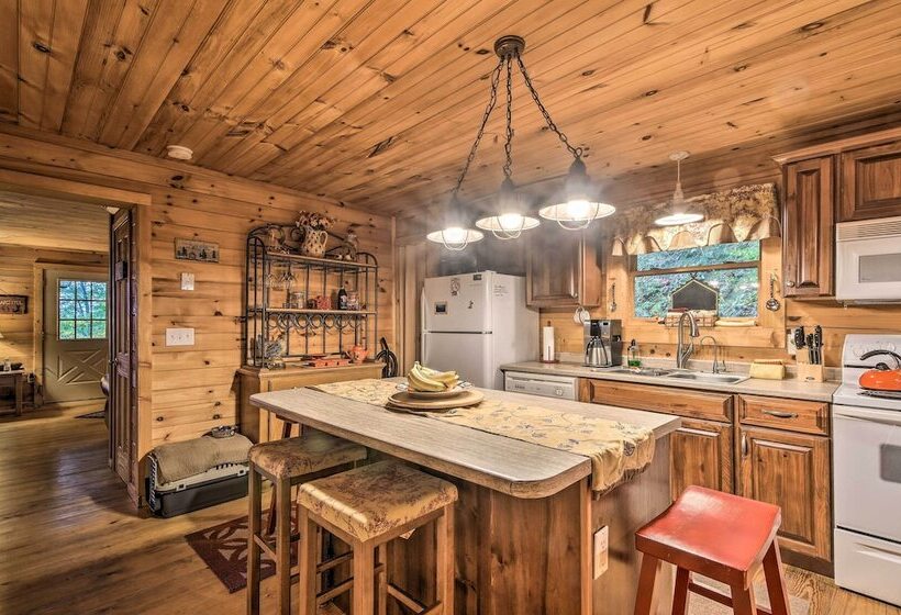 Pet Friendly Bryson City Cabin W/ Fire Pit + Deck!