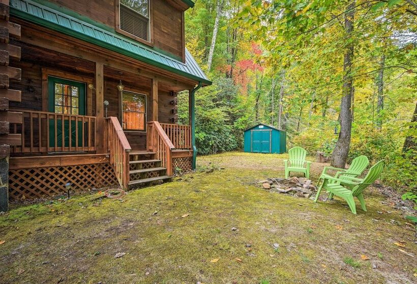 Pet Friendly Bryson City Cabin W/ Fire Pit + Deck!
