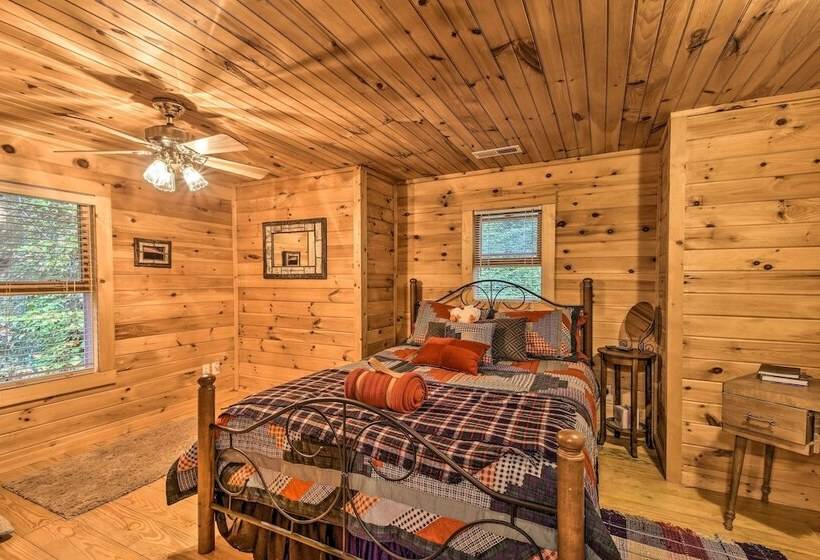 Pet Friendly Bryson City Cabin W/ Fire Pit + Deck!