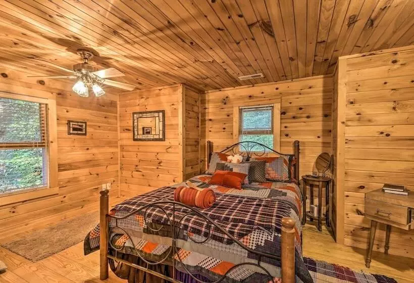 Pet Friendly Bryson City Cabin W/ Fire Pit + Deck!