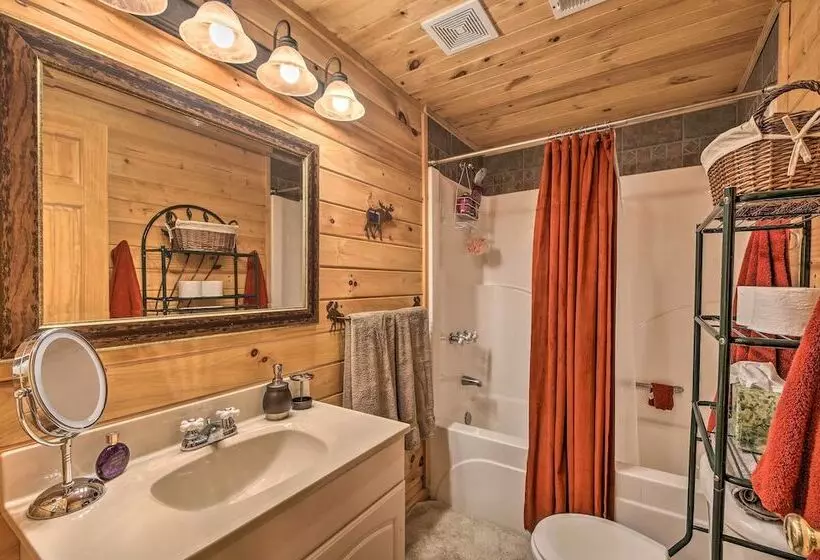 Pet Friendly Bryson City Cabin W/ Fire Pit + Deck!