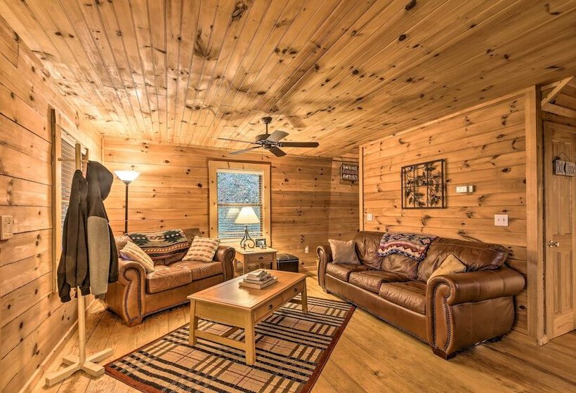 Pet Friendly Bryson City Cabin W/ Fire Pit + Deck!