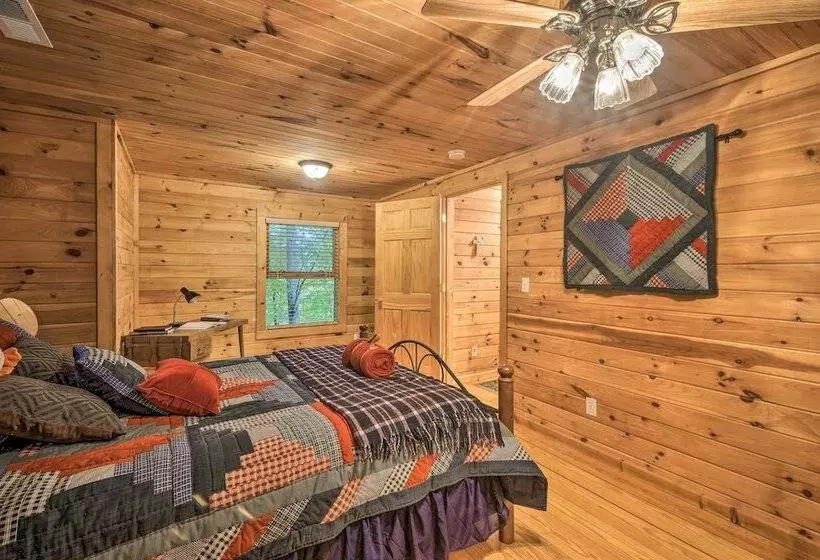 Pet Friendly Bryson City Cabin W/ Fire Pit + Deck!