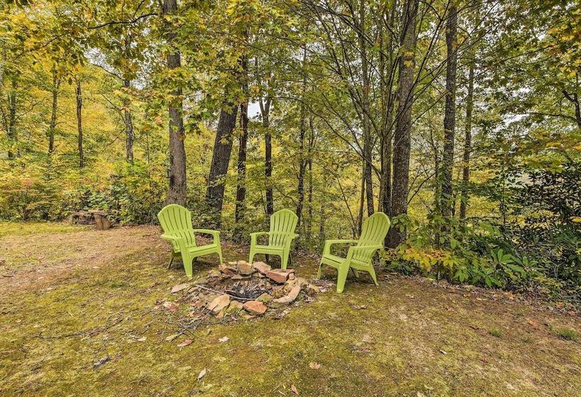 Pet Friendly Bryson City Cabin W/ Fire Pit + Deck!