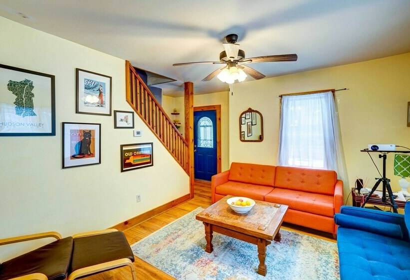 Petfriendly Canaan Home Near Queechy Lake!