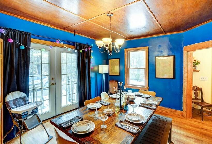 Petfriendly Canaan Home Near Queechy Lake!