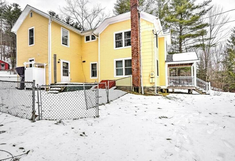 Petfriendly Canaan Home Near Queechy Lake!