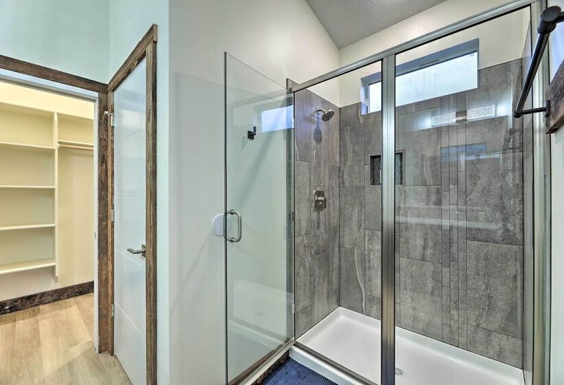 Sanderling Sea Cottages, Unit 5 W/ Ocean Views!