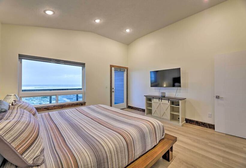 Sanderling Sea Cottages, Unit 5 W/ Ocean Views!