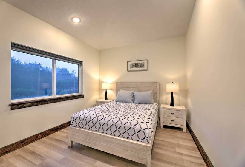 Sanderling Sea Cottages, Unit 5 W/ Ocean Views!