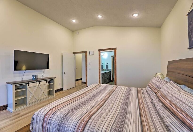 Sanderling Sea Cottages, Unit 5 W/ Ocean Views!