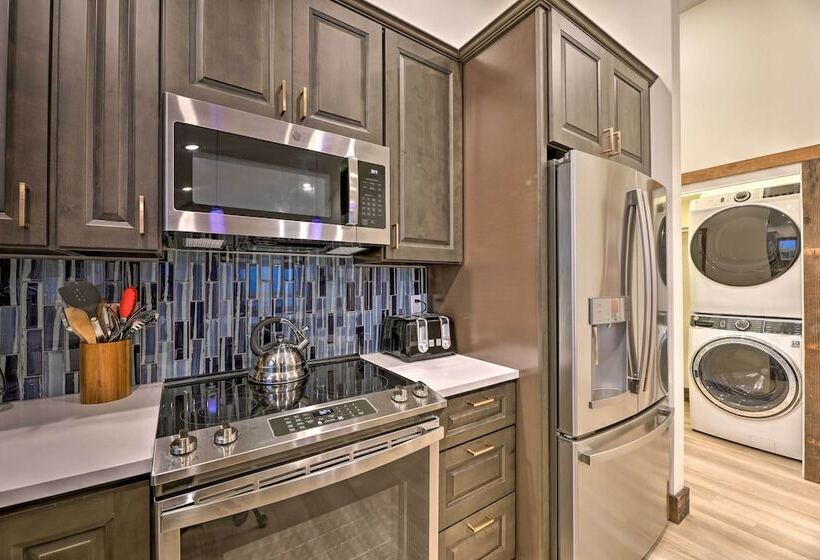 Sanderling Sea Cottages, Unit 5 W/ Ocean Views!