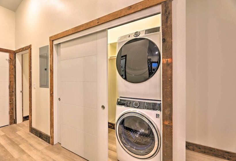 Sanderling Sea Cottages, Unit 5 W/ Ocean Views!