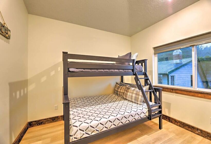 Sanderling Sea Cottages, Unit 5 W/ Ocean Views!