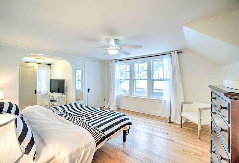 South Bend Home < 1 Mi To Notre Dame!