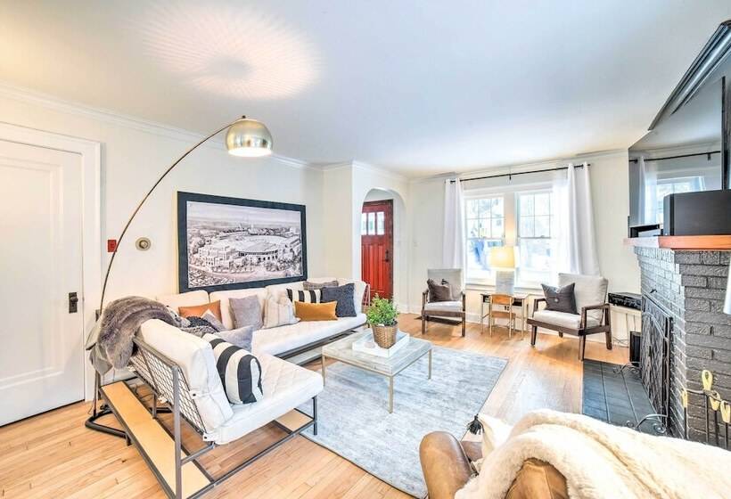 South Bend Home < 1 Mi To Notre Dame!