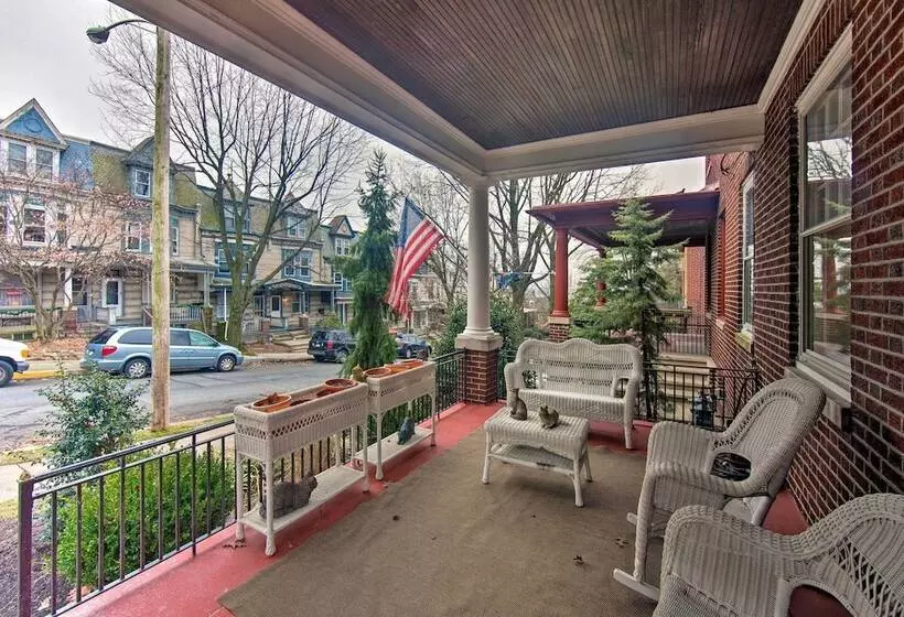 Spacious Reading Home W/ Patio   2 Miles To Pagoda