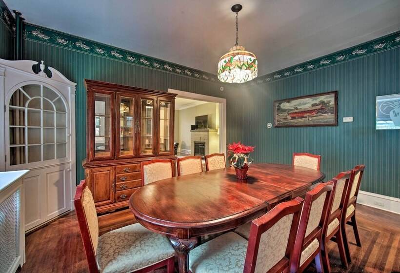 Spacious Reading Home W/ Patio   2 Miles To Pagoda