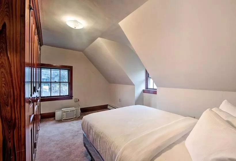 Spacious Reading Home W/ Patio   2 Miles To Pagoda