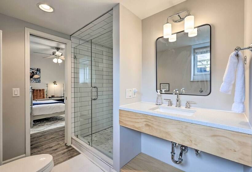 Stylish Vilas Hideaway: Hike, Ski & Explore!