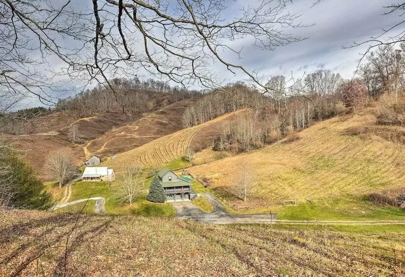 Stylish Vilas Hideaway: Hike, Ski & Explore!